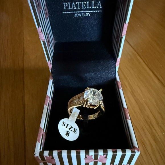 Piatella gorgeous unique gold tone CZ solitaire ring with CZ on sides NIB - Picture 5 of 5